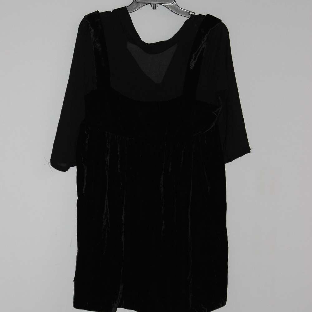 Counting Stars Black Velvet Long Sleeve Babydoll D